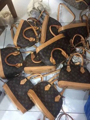 Exquisite Craftsmanship Branded Preloved Bags 2nd Hand Authentic Designer Bags