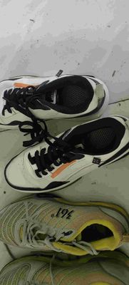 Emphasizing Functionality Large Size Used 2nd Hand Sneakers 40-45