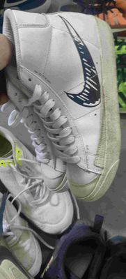 Used branded men's sneakers in various colors, size 40 and up