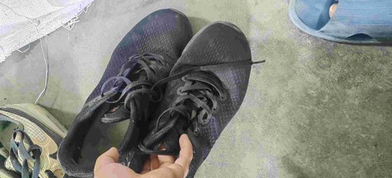 Used branded men's sneakers in various colors, size 40 and up