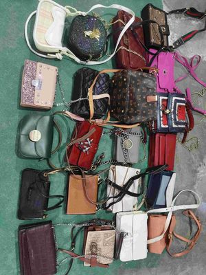 Medium Size Chain Pouches 2nd Hand Bags Used Women'S Boutique Bags