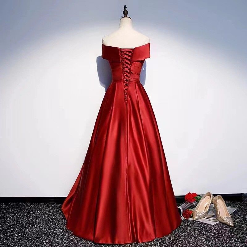 Red Romantic Floral Embroidered Evening Gown Machine Washable